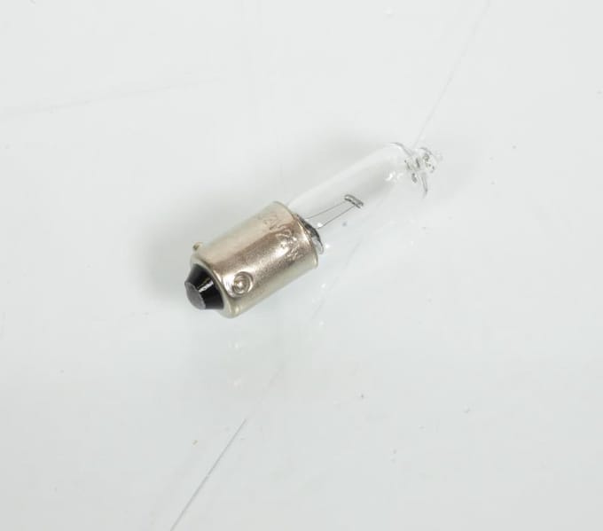 Ampoule clignotant longue blanche BAU9s 12V 21W plot décalés pour moto scooter