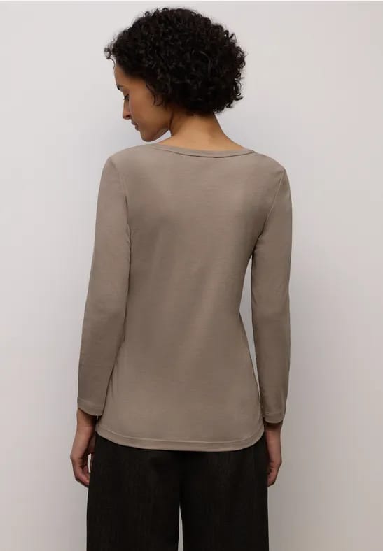 Basic shirt met knoopdetail