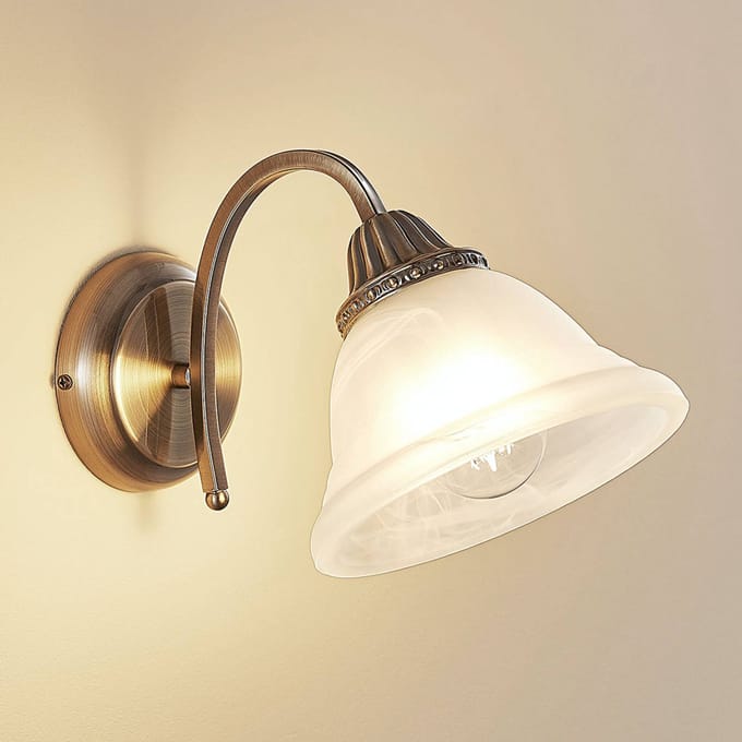 Lindby - wandlamp - 1licht - Glas, metaal - H: 20 cm - E27 - wit albast, antiek messing