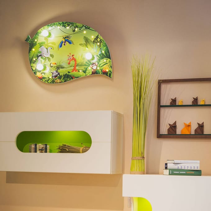 Elobra Kinder-wandlamp Wildernis met LED-lichteffecten