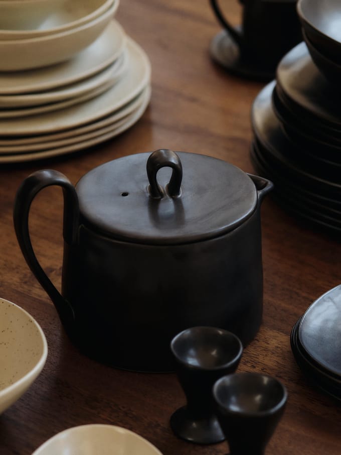 Ferm Living Doorstroom theepot - zwart
