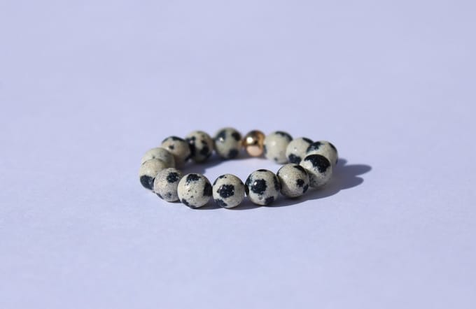 Bixorp Gems Edelsteen Ring van Dalmatiër Jaspis  - 4mm Kralen Ring - Cadeau voor haar
