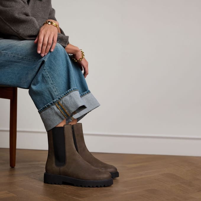 Manfield - Dames - Donkergroene nubuck chelsea boots - Maat 39