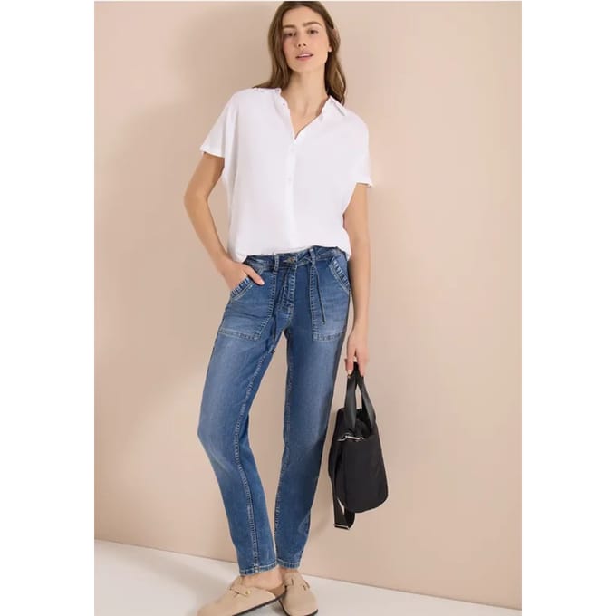 Mid Waist Slim Legs jeans in casual fit