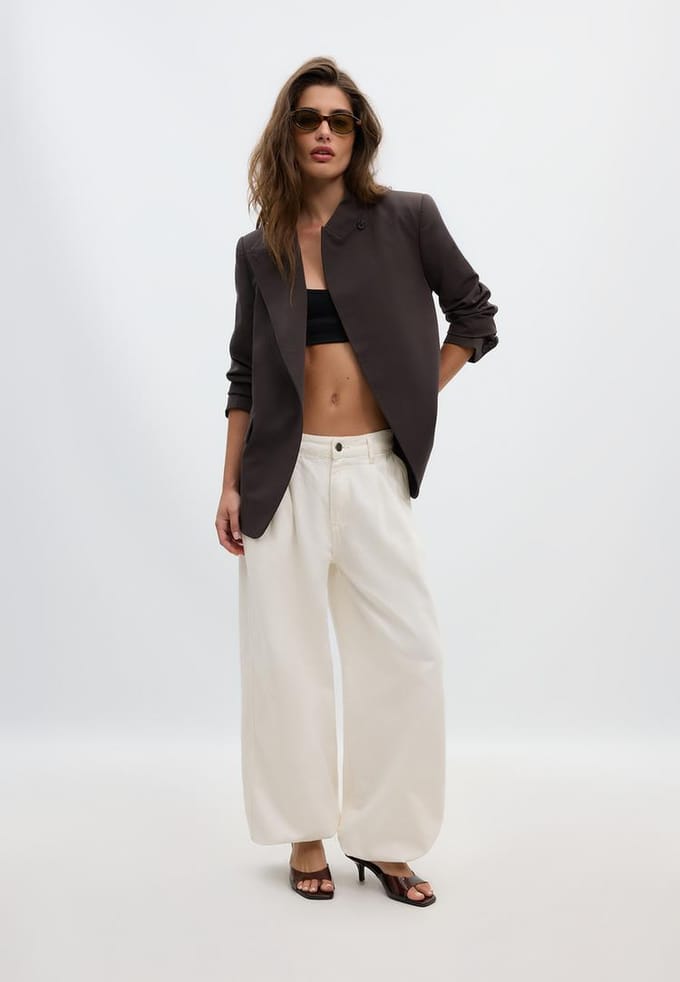Stradivarius Asymmetrische regular fit blazer  Bruin S