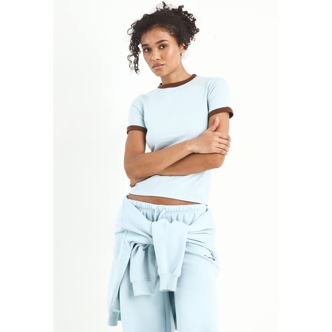 Dames Dsgn Studio Contrast Getailleerd T-shirt | Light Blue | Maat: Small