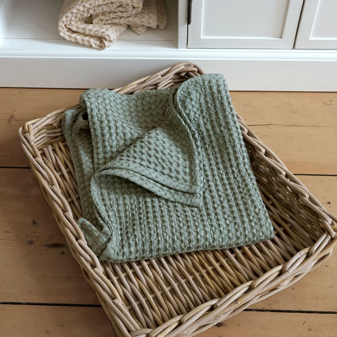 LOBERON Handdoek Maralei groen