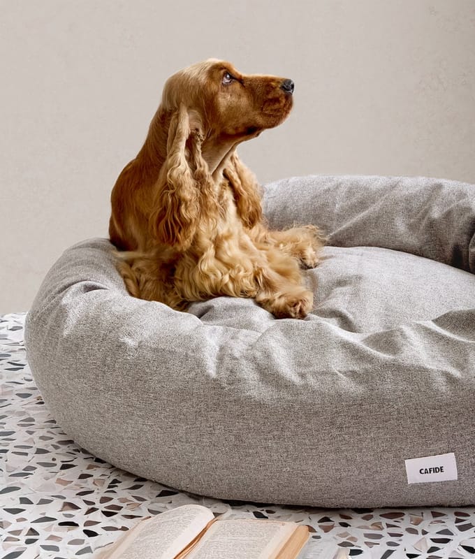 Comfortabel donutvormig hondenbed van chenille – Beige – Zacht, wasbaar & antislip – Nuba