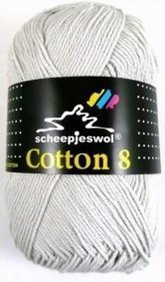 Cotton 8 Scheepjes 700 Licht grijs. PAK MET 10 BOLLEN a 50 GRAM