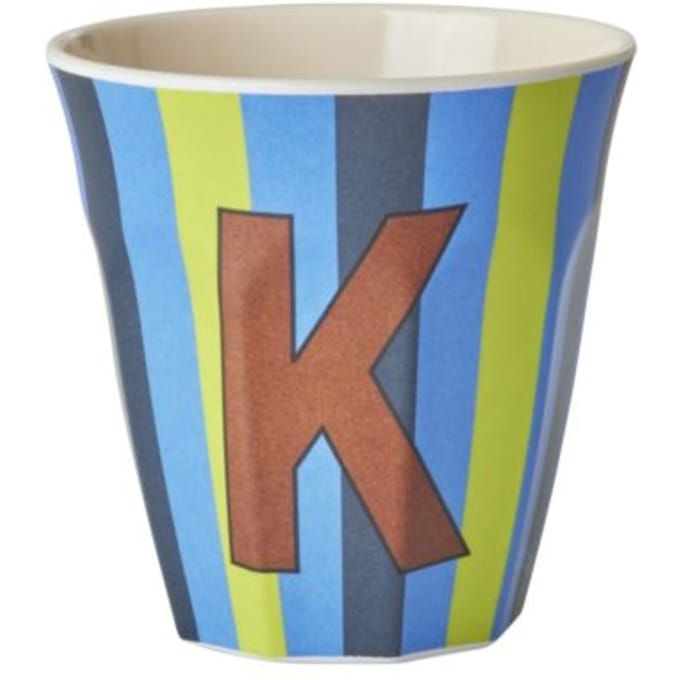 Rice melamine beker medium gestreept letter k, blauw