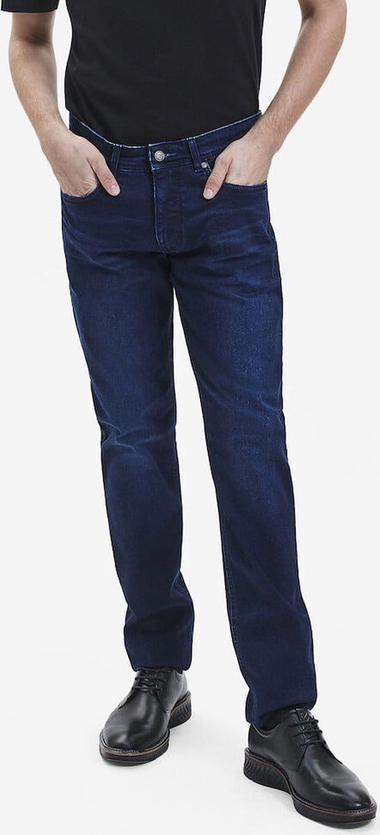 Super Stretch Jeans in Fitted Fit | 32/32