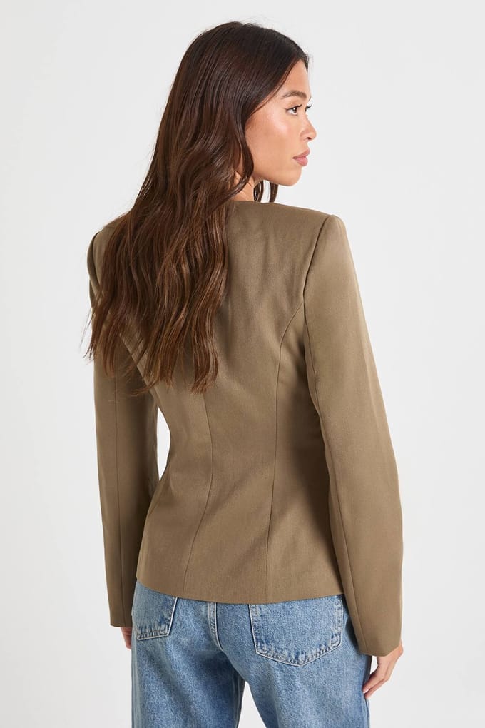 boohoo Dames Gouden accenten kraagloze getailleerde blazer | Kaki | Maat: 40