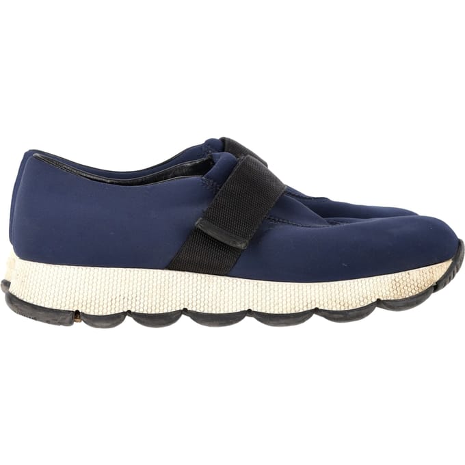 Prada Instapper Sneakers in Marineblauw Nylon