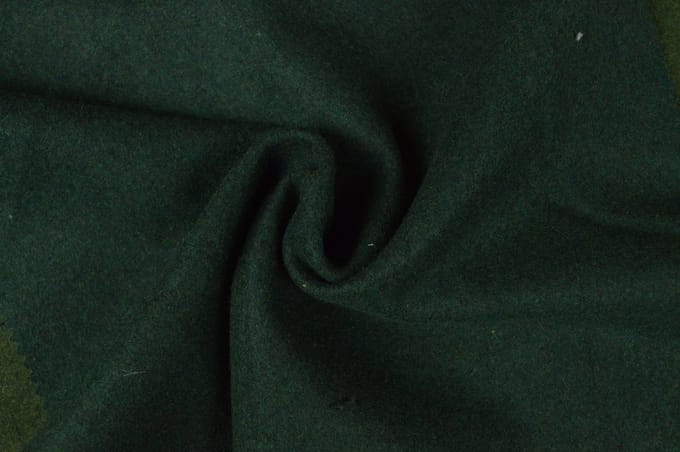 30 meter wol stof - Donkergroen - 78% polyester - 22% wol