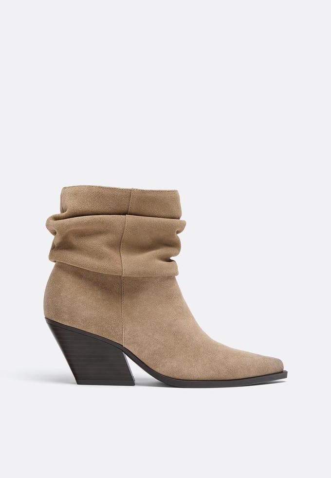 Stradivarius Leren slouchy enkellaarsjes met hak  BEIGE 36