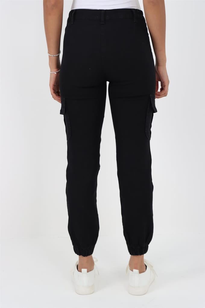 Damesjeans met elastische taille en zelfboeien in zwart