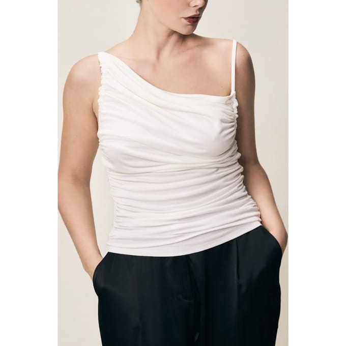 VIVEH Abeba Top Coconut Milk Maat: 36 | Mouwloze Tops Outlet | Dames | Wit