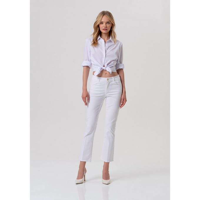 broek bijgesneden vrouw wit