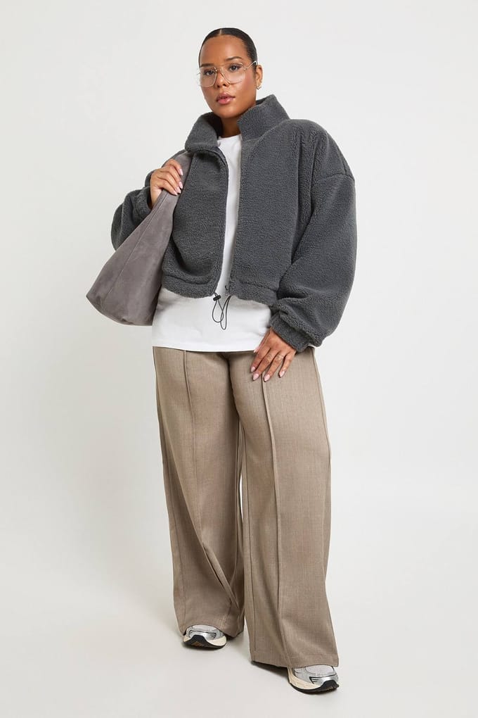 boohoo Dames Plus Boxy Teddy Bomberjack | Houtskool | Maat: 46