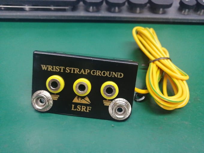 L-vormige Antistatische Socket Ring Aardingsconnector met Aansluitkabel voor ESD Polsband Aarding