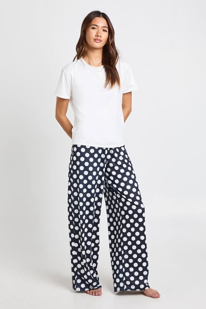 boohoo Dames Polka Dot Broek & Oversized T-Shirt Pyjama Set | Black | Maat: 8
