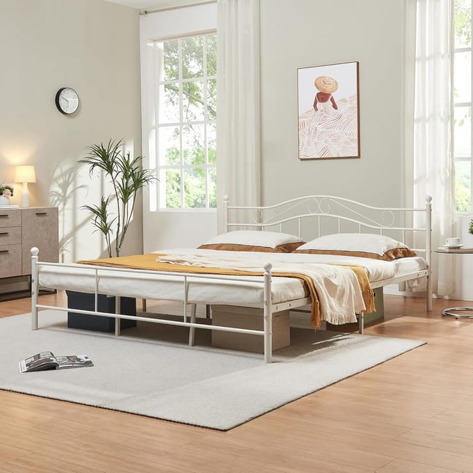 Stevig metalen bedframe incl. bedbodem 180x200 cm wit met elegant vintage design