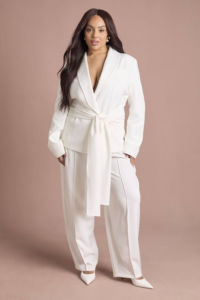 boohoo Dames Plus Blazer met Obi Strikceintuur | Wit | Maat: 44