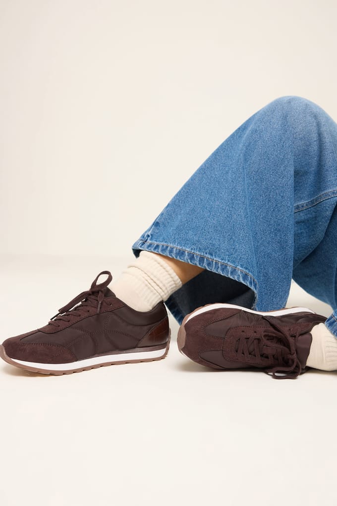 Yours Bordeauxrode Gewatteerde Sneakers In Brede Epasvormsize 37EEE