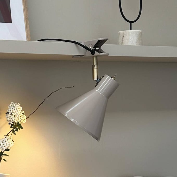 Dyberg Larsen klemlamp Sleep, bruin, Ø 15 cm, staal