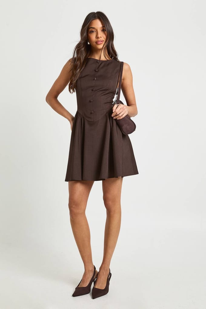 boohoo Dames Mini Jurk met Verlaagde Taille en Volle Rok | Chocolate | Maat: 6