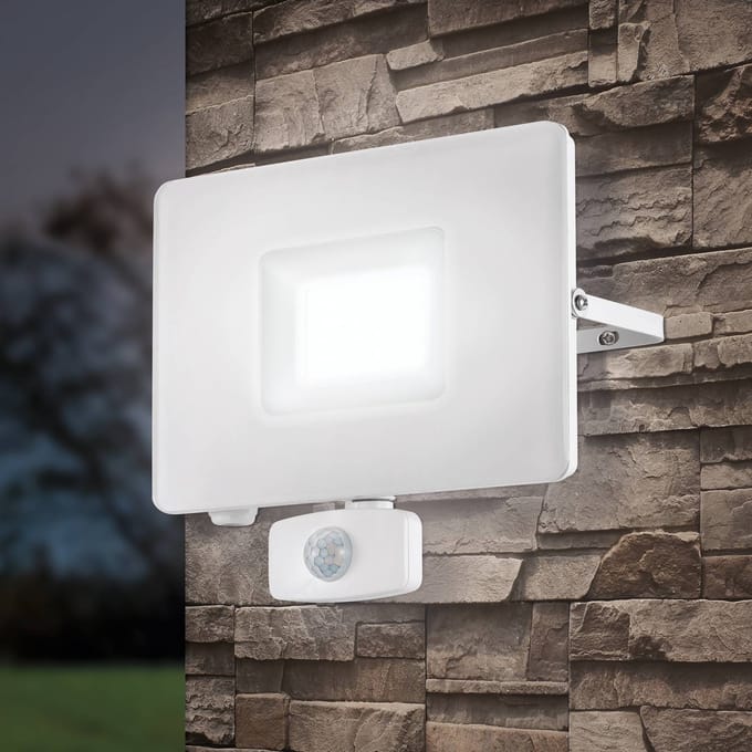 EGLO FAEDO 3 Buitengebruik muurverlichting Wit SMD LED Module LED 50 W A+