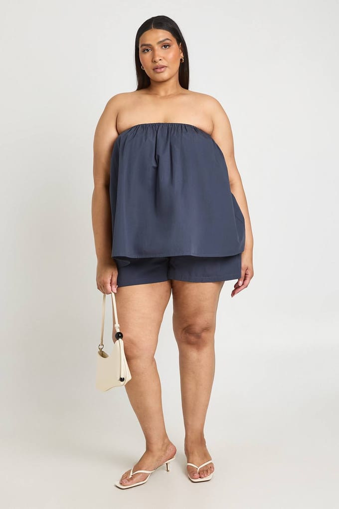 boohoo Dames Plus Poplin Bandeau Smock Top & Wijd Uitlopende Short | Marineblauw | Maat: 46