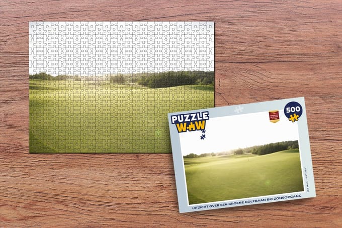 Puzzel Uitzicht over een groene golfbaan bij zonsopgang - Legpuzzel - Puzzel 500 stukjes