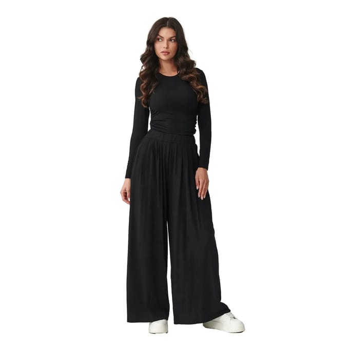 Set van langemouw t-shirt en brede broek voor dames Makadamia