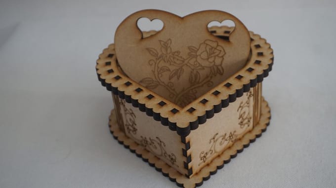 Valentijn - Geschenkdoos - Cadeauverpakking - Moederdag - doosje met rozen