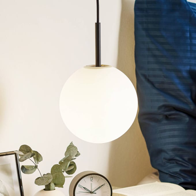 Audo Copenhagen Audo LED hanglamp TR Bulb, zwart/opaal mat, glas, E27