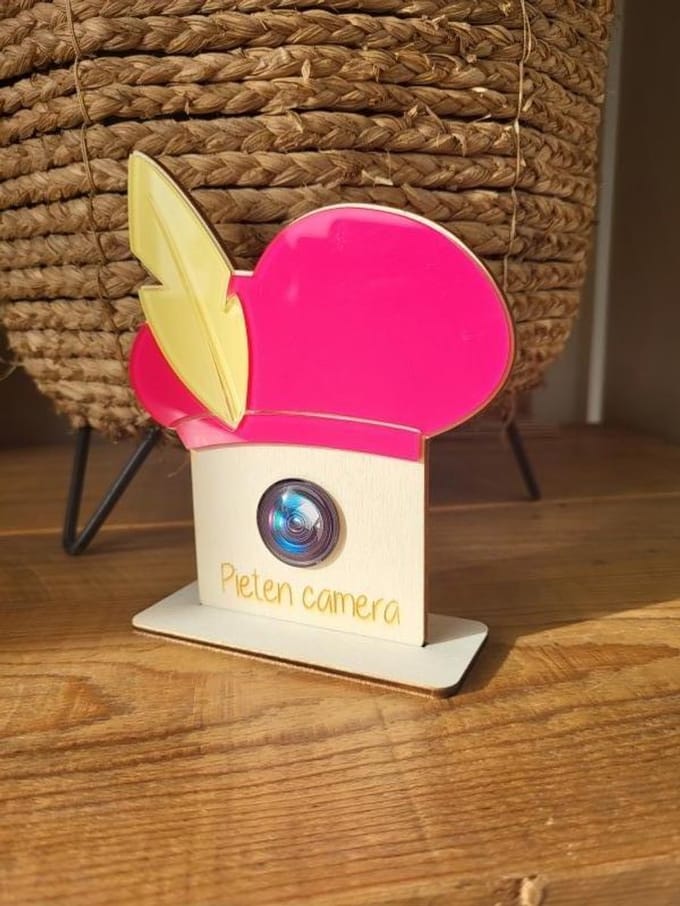 Pieten Camera – Houten Decoratie met Pietenmuts | Sinterklaas Accessoire - Geel/Roze