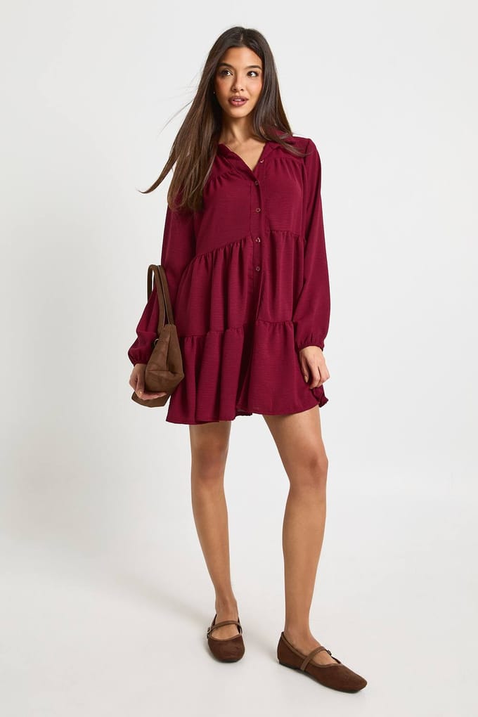 boohoo Dames Getextureerde gelaagde smockjurk | Merlot | Maat: 6