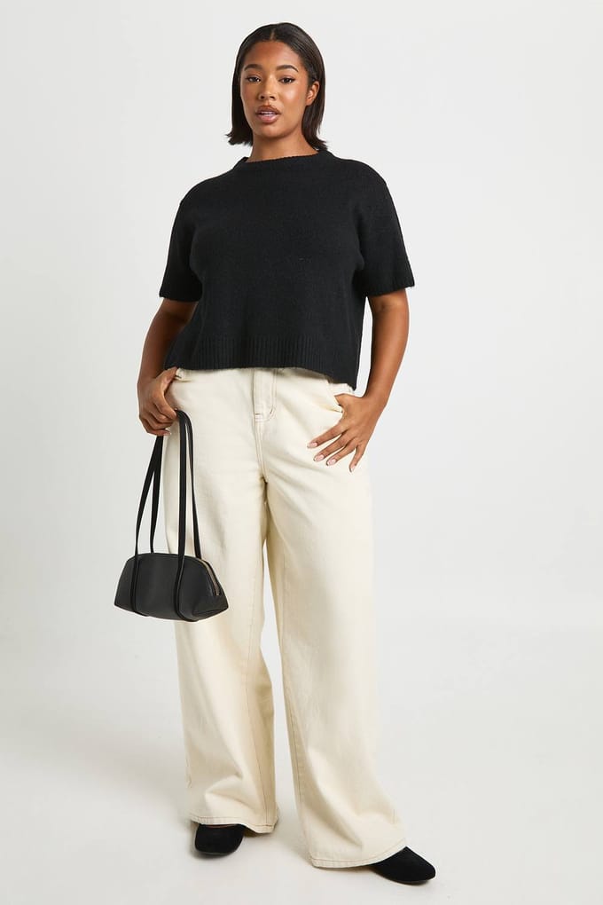 boohoo Dames PLUS KORTE MOUW RONDE HALS | Black | Maat: 26