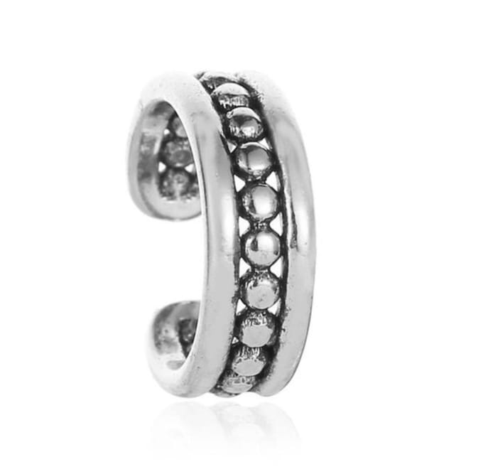 Ear cuff met rondjes | zilver gekleurd