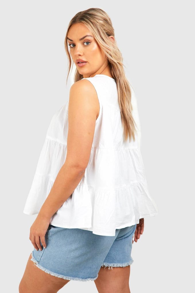 boohoo Dames Plus Tiered Poplin Smock Top | Wit | Maat: 44