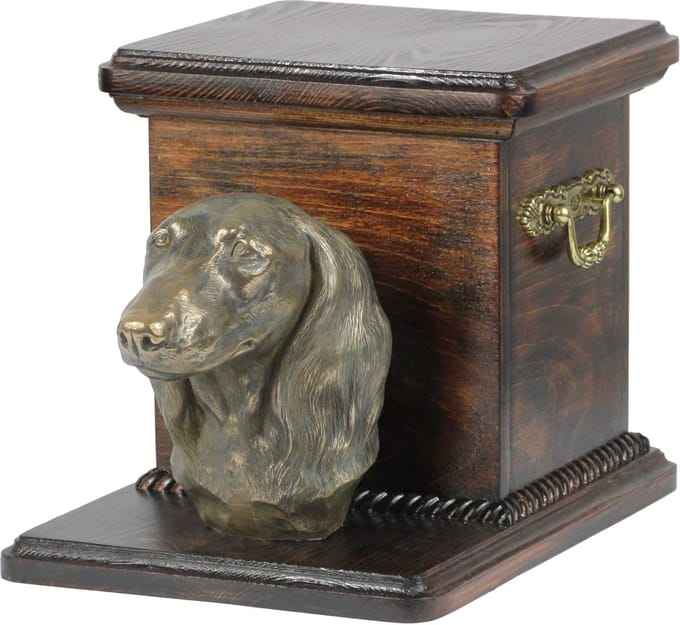 Langharige Teckel urn met beeldje - Elegante urn voor hondenas