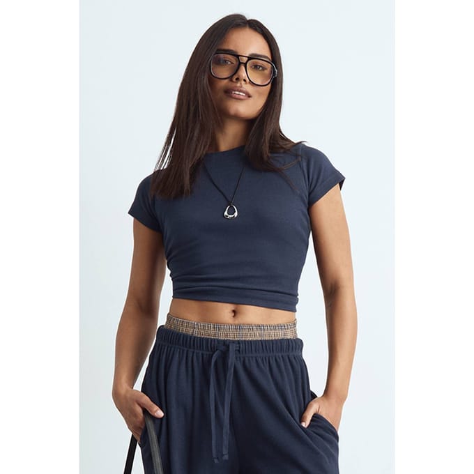 boohoo Dames Geribbelde korte mouw getailleerde top | Marineblauw | Maat: 38