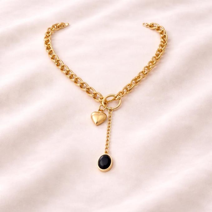 Ketting Luna Charm Gold Necklace – Elegant Heart & Onyx Drop