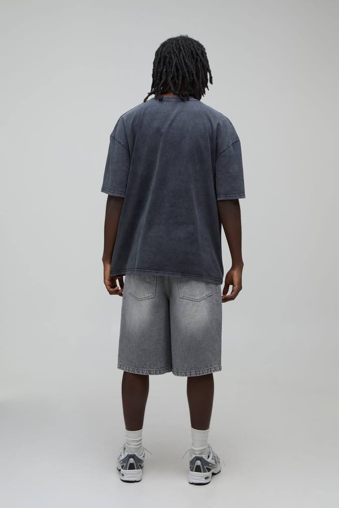Oversized Acid Wash T-shirt Met Graffiti Print | Washed Black | Size Medium