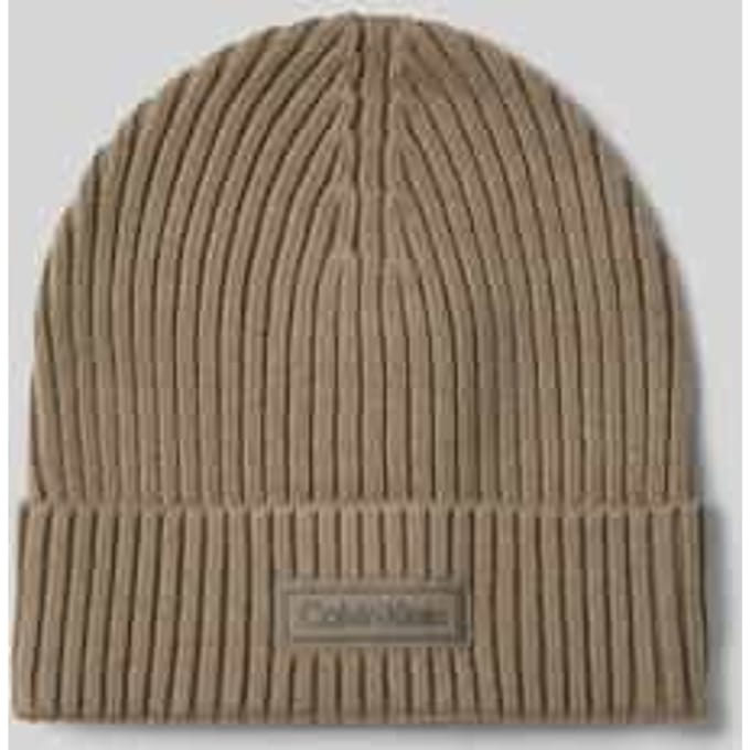 Gebreide muts met kasjmier en labelpatch