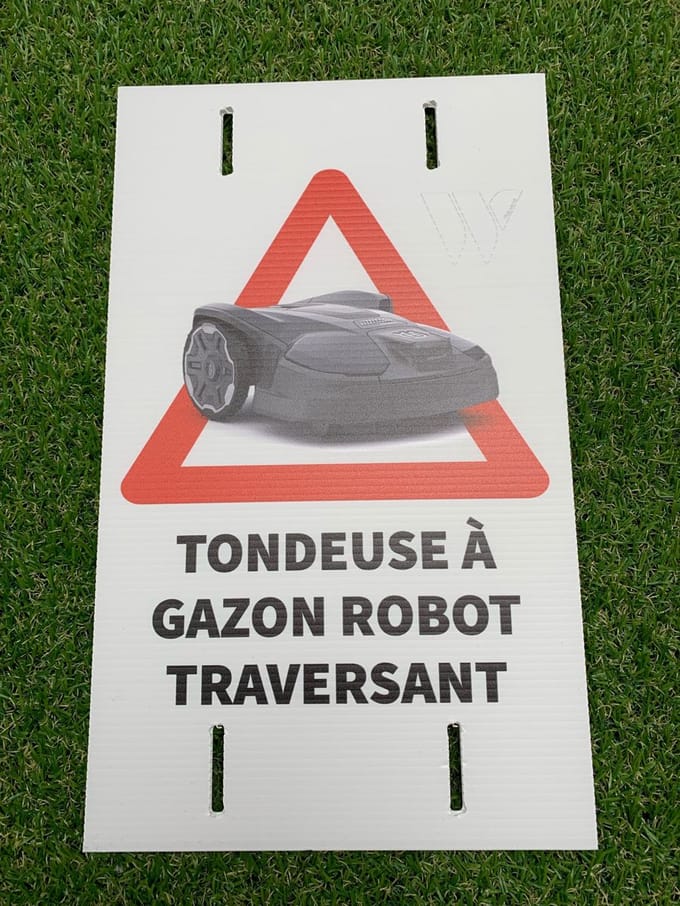 Bordje overstekende robotmaaier 37x23 fr