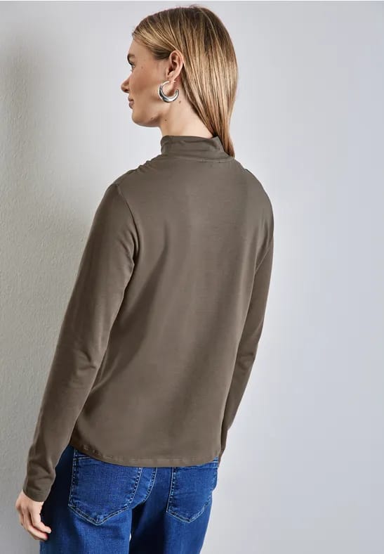 Shirt met gerimpelde schouder