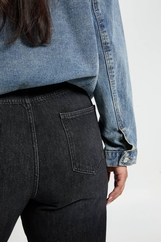 boohoo Dames Plus Basics Hoge Taille Mom Jeans | Washed Black | Maat: 18/30L