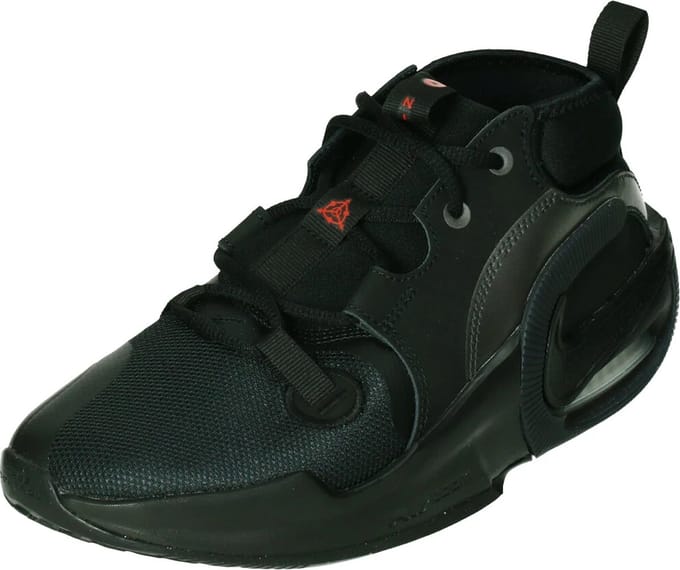 Nike air zoom crossover 2 in de kleur zwart.